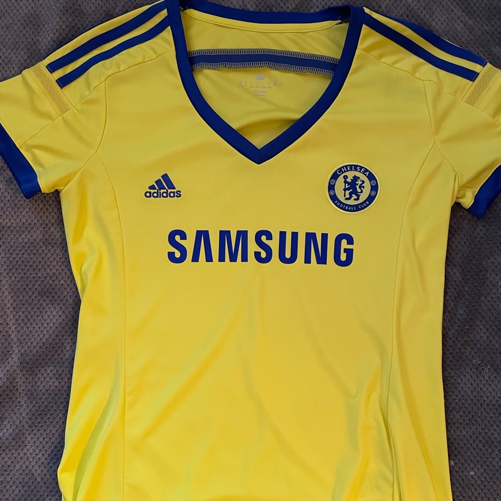 Chelsea Football jersey. Worn just three times. Loved. Size L